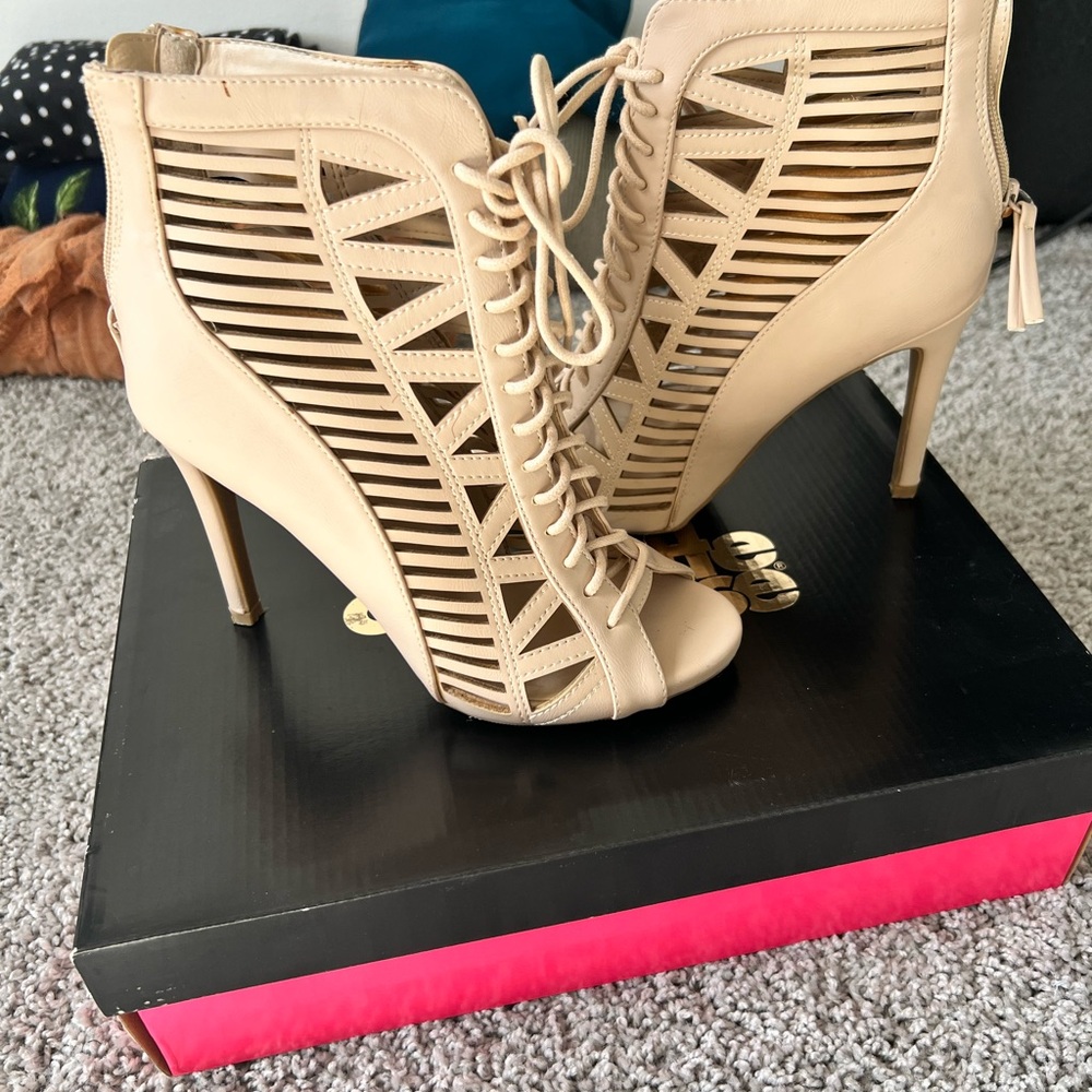 Chic Beige Lace-Up Heeled Sandals